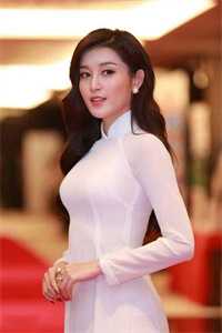 重回择婿那天，我诞下极品孔雀蛋(月礼嘉禾)最新全本小说_完结免费小说重回择婿那天，我诞下极品孔雀蛋月礼嘉禾