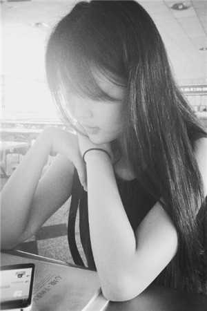 坠入地府后，女帝哭着求我回来