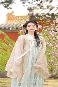 此去经年，与君重逢(顾斯年秦雨薇)免费完结版小说_新热门小说此去经年，与君重逢顾斯年秦雨薇