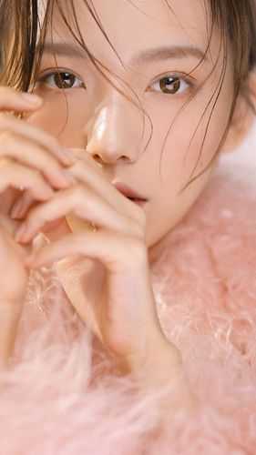 妻子竹马想看离婚证，她转身就逼我离婚