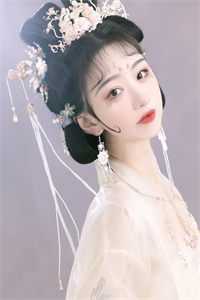 开局空降，女书记靠我整顿官场